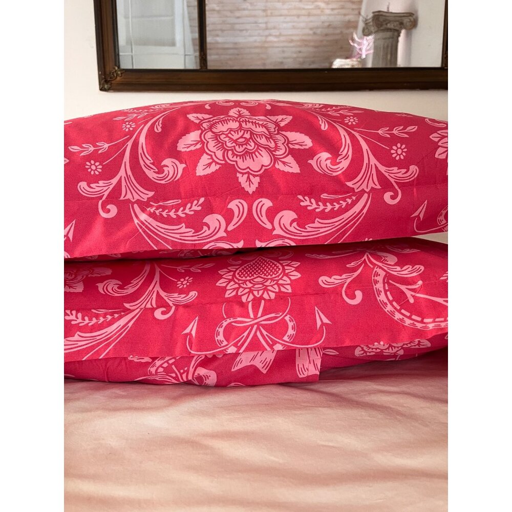 100% Cotton Sateen NWOT Standard Pillow Shams (2)  Love Bound Rococo Hearts Bows